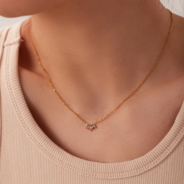 Classy Romance - Necklace