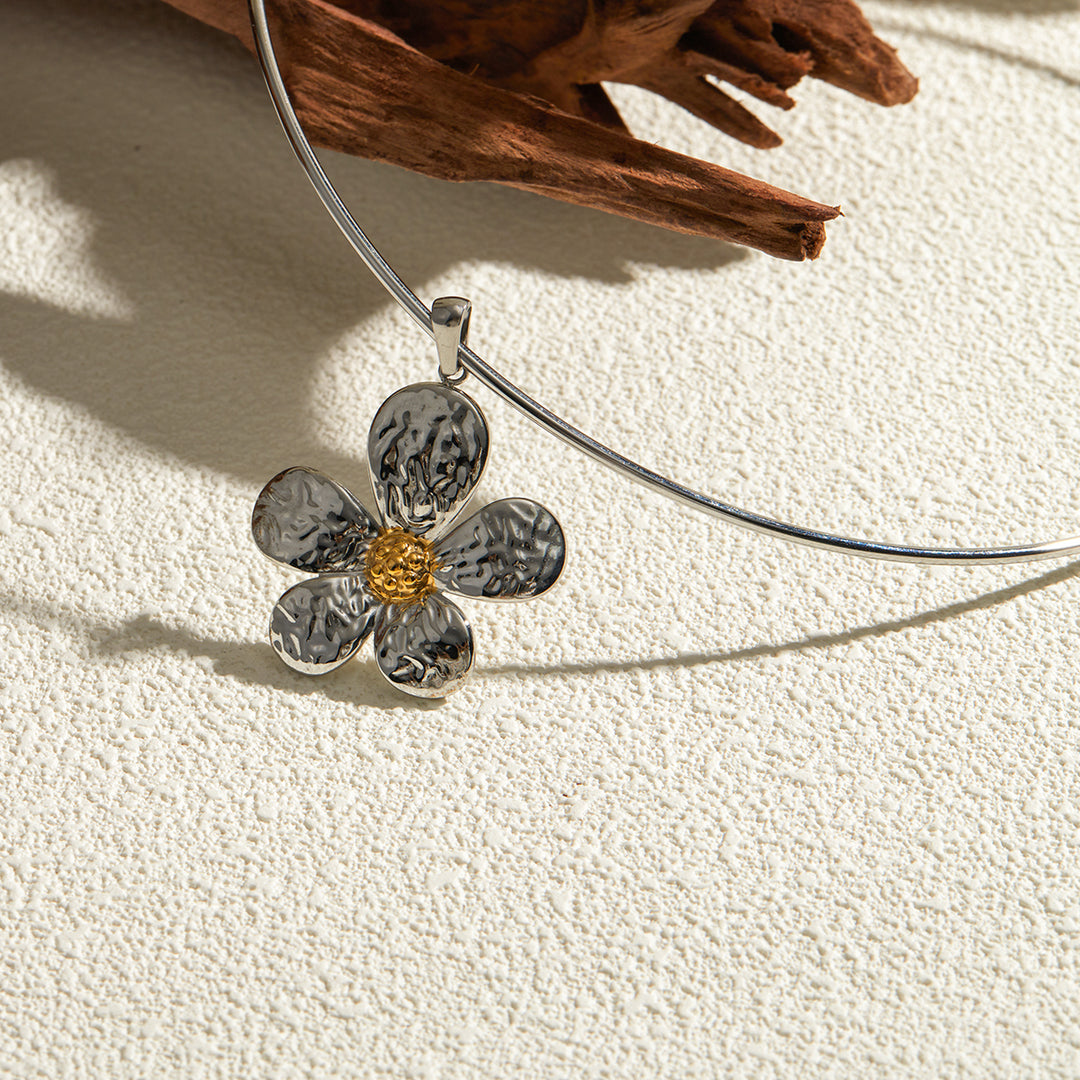 Daisy - Silver Necklace